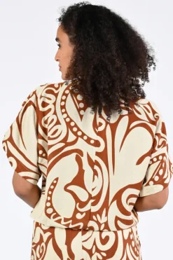 Geisha 63435-26 Blouse korte mouw Camel