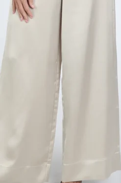 Mac Coralie Broek Zand