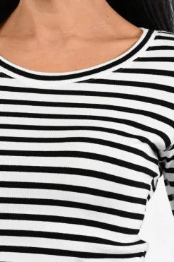 Marc Cain AA 48.09 J90 T-shirt korte mouw Zwart