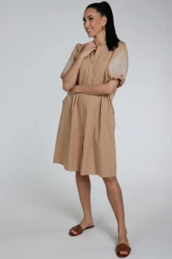 Nukus NKS14039 Jurk korte mouw Beige