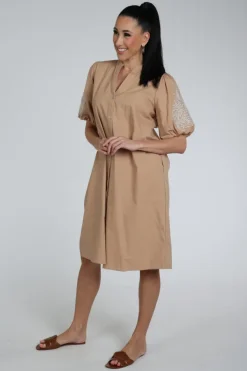 Nukus NKS14039 Jurk korte mouw Beige