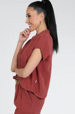 Penn & Ink S26Z848 Blouse mouwloos Donker rood
