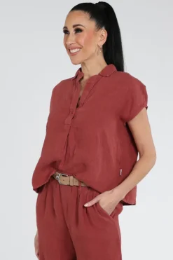 Penn & Ink S26Z848 Blouse mouwloos Donker rood
