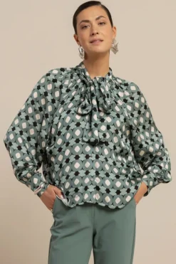 Studio Anneloes 13557 Lorina Blouse lange mouw Vergrijsd groen